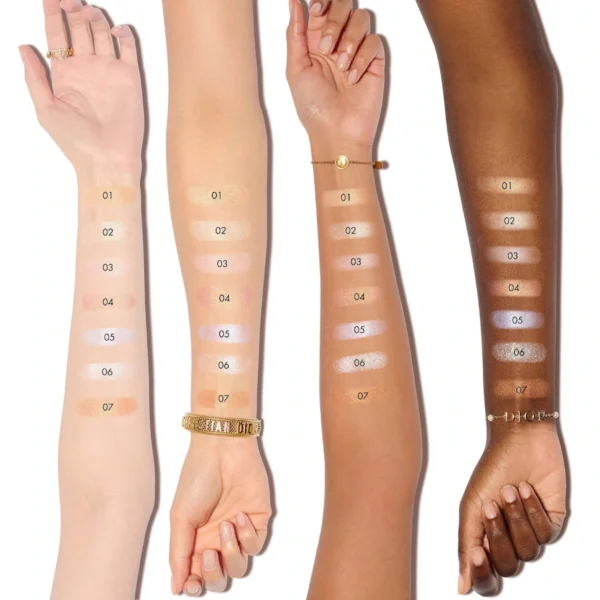 DIOR FOREVER GLOW LUMINIZER INFUSÉ D'ACIDE HYALURONIQUE – Image 4