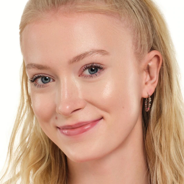 Essence Silky Blur Hydrating Longwear "Fond de teint" – Image 6